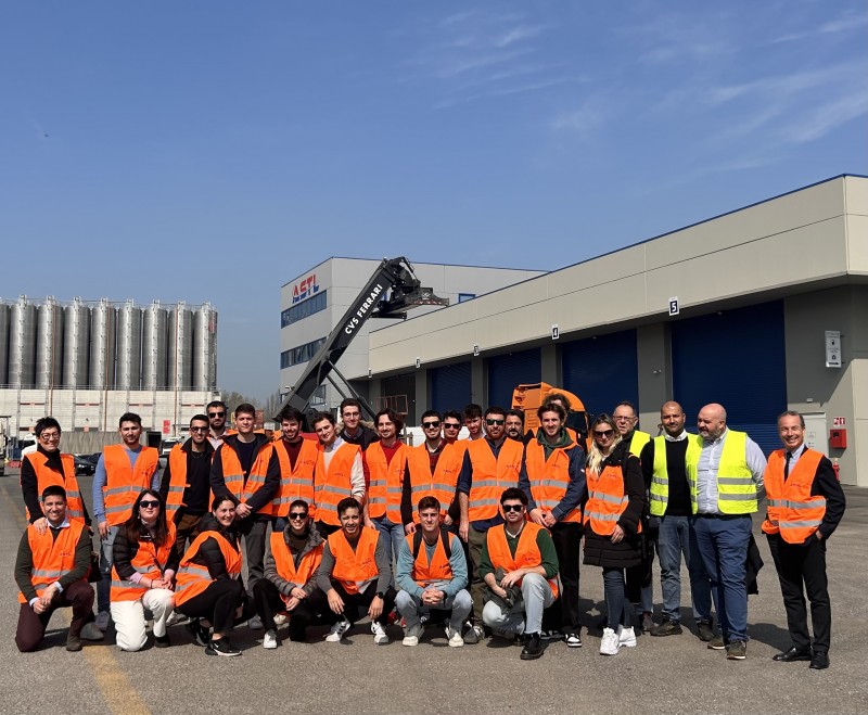 Gli studenti del Master MEMIT Bocconi in visita in ASTL a Cremona per conoscere l'innovazione della supply chain e del servizio 4pl.